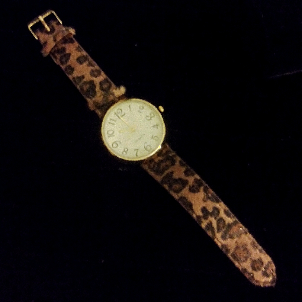 Unique Leopard Large Face Quartz Watch